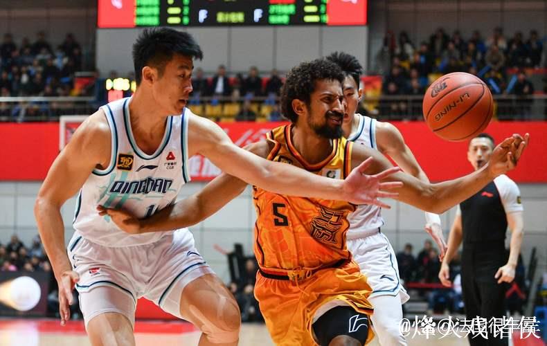 青岛男篮官宣签约外援乌莫贾-吉布森