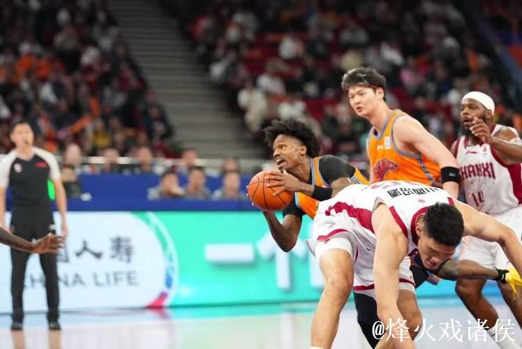 客场挑战深圳队，上海大鲨鱼冲击十连胜！